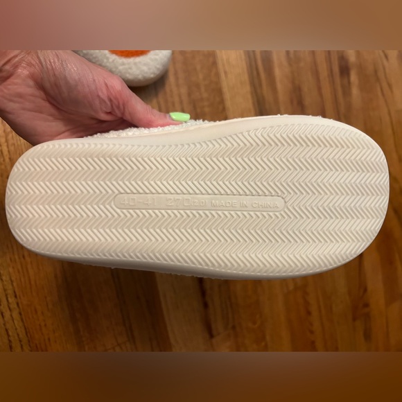 Pumpkin Fuzzy Slippers - Picture 7 of 9